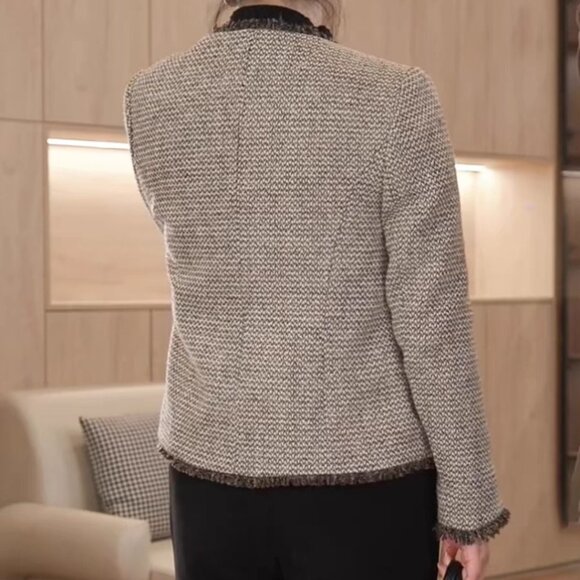 Chic and sophisticated tweed jacket - Picture 2 of 4